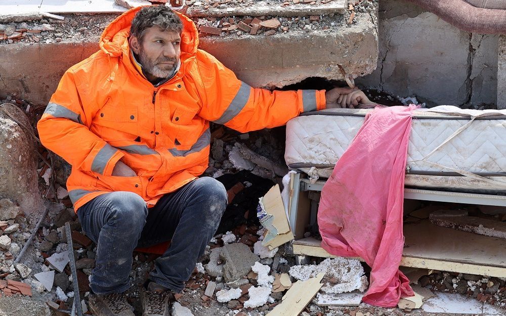 Turkish father couldn't let go of his daughter after earthquake