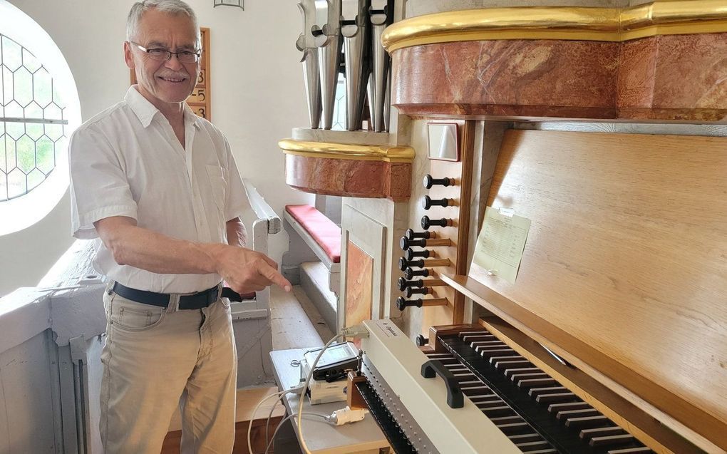 Robot Organola replaces German organist 