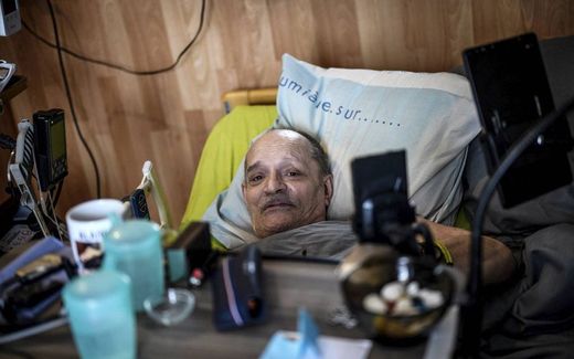 The images of Alain Cocq on his bed went viral in 2020. Photo AFP, Jeff Pachoud

