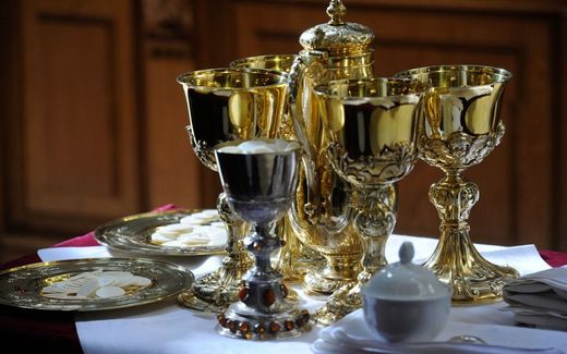Lord's Supper set for the celebration of the 40th anniversary of the Concordia of Leuenberg in 2013, at Berlin Cathedral. Photo epd-bild, Andreas Schoelzel