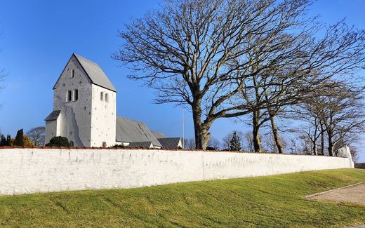 Historically, many Danes see Indre Mission as an extreme movement, Prof Larsen argues. "This is mainly because of a lack of religious knowledge." Photo: the village church of Stauning, near Skjern. Photo CNE.news