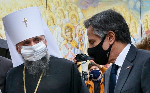 Russia has always been an enemy for the Russian church, the head of the Ukrainian church says. In May 2021, Metropolitan Ephiphanius (left) met the American Minister Blinken (right). Photo AFP, Efrem Lukatsky