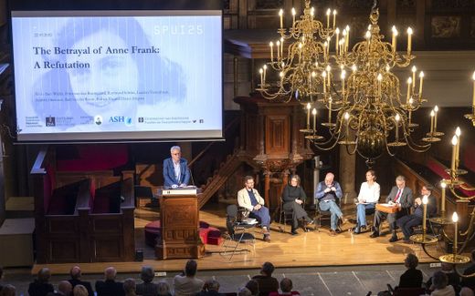 Presentation of the report on the book about the betrayal of Anne Frank. Photo ANP, Evert Elzinga 
