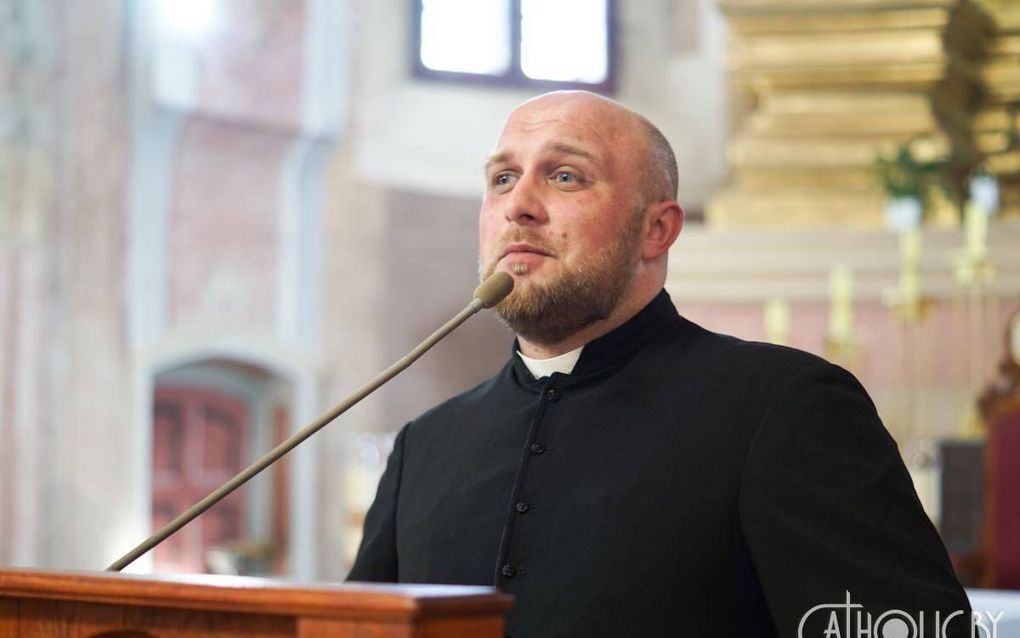 Belarusian priest detained for repost on social media  