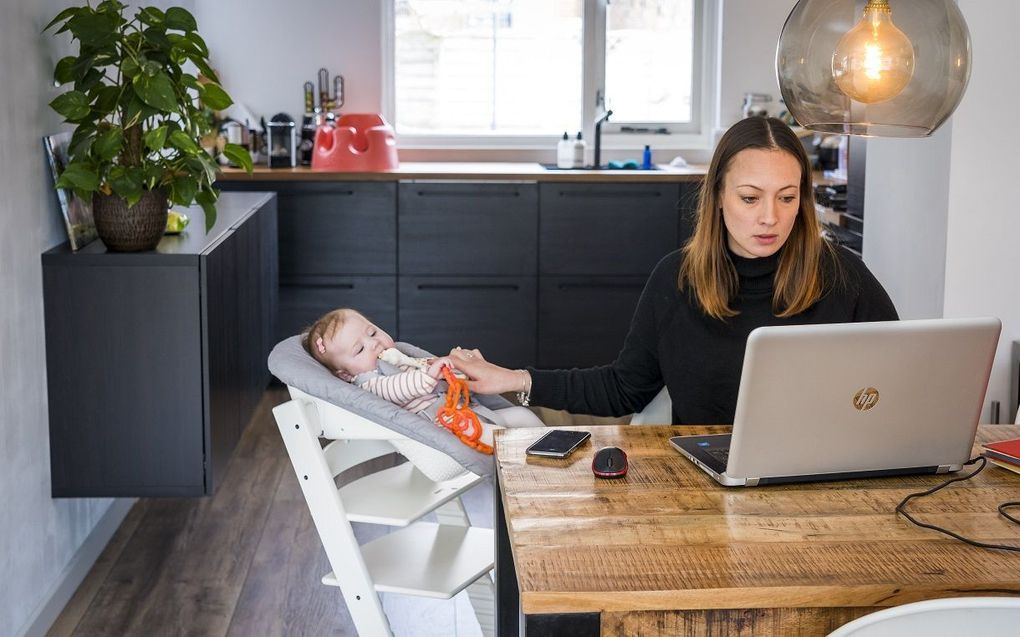 Russian Health Minister denounces women who choose career over children  