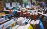 The member of Lausanne’s ruling Socialist Party thinks that by selling the books “A loved one is gay” and “Is God homophobic?”, the bookstore violates the Swiss law against homophobia. Photo Unsplash
