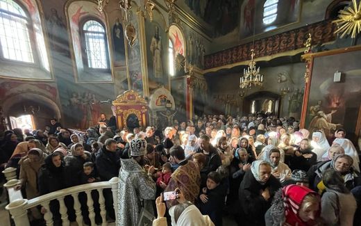 Inside the Lavra monastery, the liturgy is going on like always. Photo Twitter