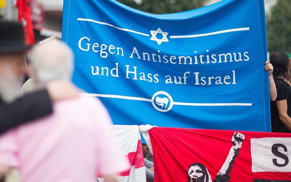 GDR opposed Jews and Israel 