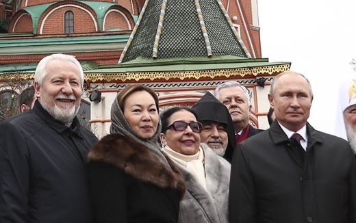 The Pentecostal leader Sergey Ryakhovsky (left) is always invited to the regular meeting with religious leaders by President Vladimir Putin (right), like this one in November 2019. As a result of that, the Ukrainian government has put him under sanctions. Photo EPA, Evgenia Novozhenina