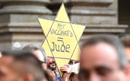 The use of the Jewish star for antivaxx purposes is not appropriate. Photo AFP, Miguel Medina