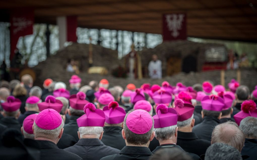 Strong decline in religious observance in Poland