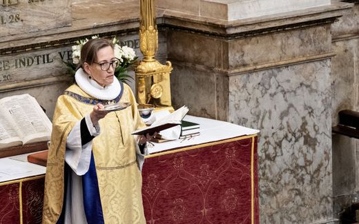 Pastor Ava-Maria Schwarz during a service in April 2021. Photo AFP, Nils Meilvang