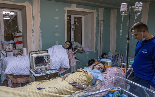 Women lay in a maternity hospital's basement which is used as a bomb shelter, in Kiev. Image not related to article. Photo EPA, Roman Pilipey