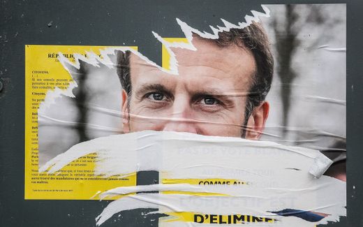 Electoral poster of the current French President Emmanuel Macron. Photo EPA, Mohammed Badra