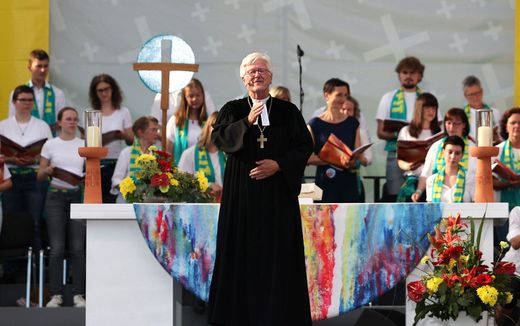 Chairman of the Council of the Evangelical Church in Germany (EKD) Heinrich Bedford-Strohm (C) speaks during the opening mass of the German Protestant Kirchentag (Evangelischer Kirchentag) in Nuremberg. Photo EPA, Anna Szilagyi