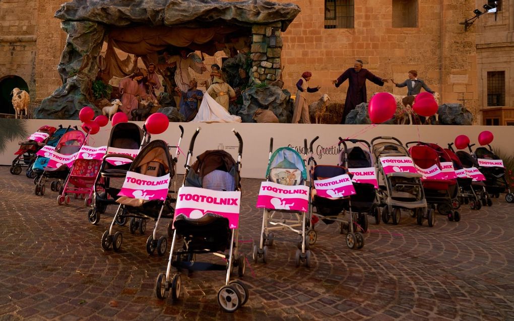 Maltese take to the streets to protest abortion  