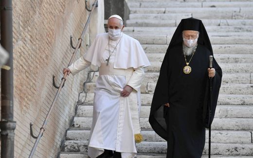 Pope Francis (l.) and patriarch Bartholomew, october 2020 in Rome. photo EPA, Vatican Media Handout
