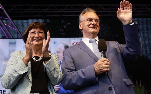 The leading candidate of the German Christian Democratic Party (CDU), Reiner Haseloff (R), and his wife Gabriele react at the election results party of the CDU following the Saxony-Anhalt state elections, in Magdeburg, Germany. photo EPA, Filip Singer