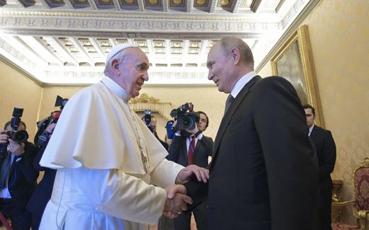 The Pope (left) meeting with the Russian President Putin in July 2019. Photo AFP