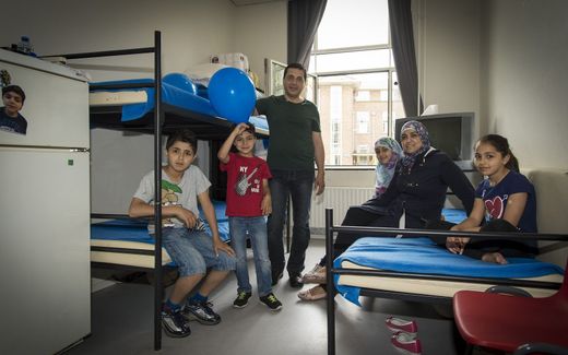 Refugee family in a Dutch refugee centre. Image not related to article. Photo ANP, Erik van 't Woud