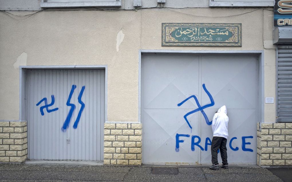 French government presents plan to fight anti-Semitism