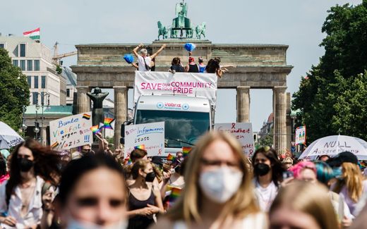 Demonstration of LGBT people in Berlin. Photo EPA, Clemens Bilan