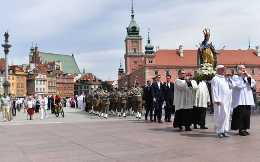 A Roman Catholic procession in Warsaw. Photo EPA, Piotr Nowak