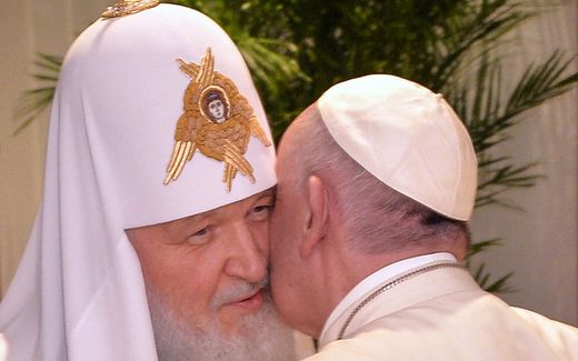 Russian Patriarch Kirill (l.) and Pope Francis (r.). Photo AFP, Adalberto Roque
