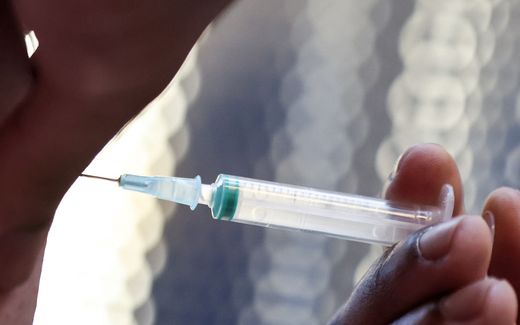 Injection needle. Image not related to article. Photo AFP, Tribouillard