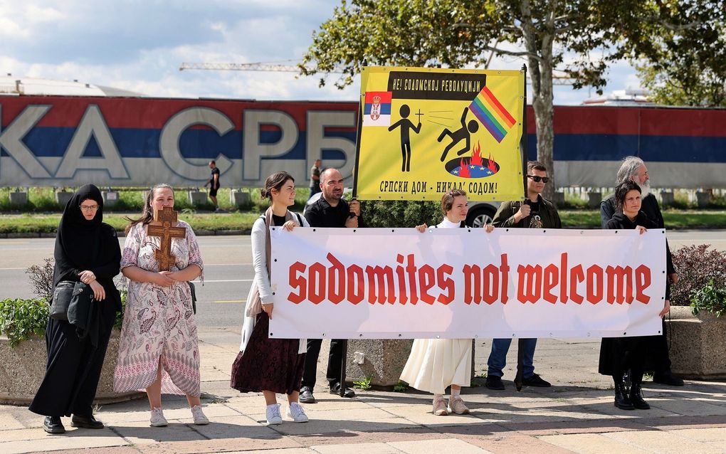 Serbian pride officially banned after threats  