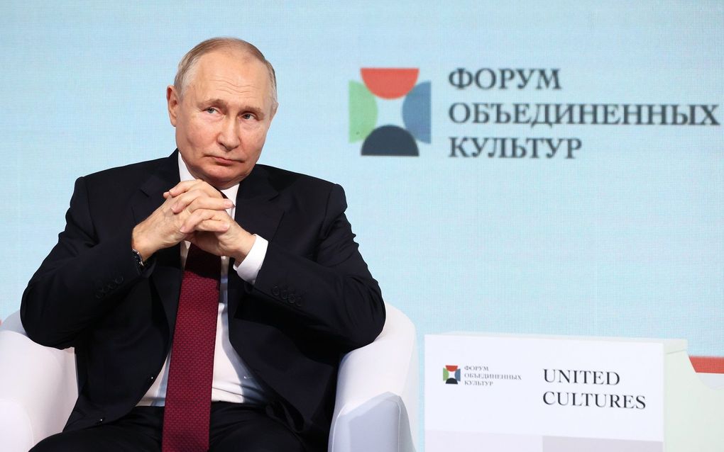 Putin in dispute with officials over LGBT  