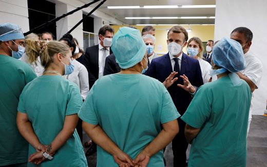 According to President Macron, people who do not get vaccinated are "irresponsible and egoistic". photo AFP, Ludovic Marin