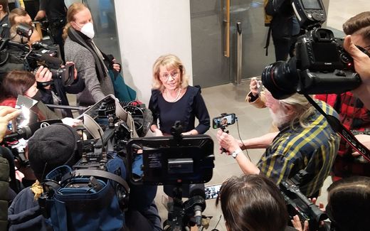 Päivi Räsänen speaks to the press before the hearings in court. Photo Danielle Miettinen