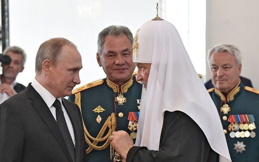 Patriarch Kirill of the Moscow Patriarchate (r.) to which also the Ukrainian Orthodox Church belongs, is known and criticised for his support of the Russian President Vladimir Putin (l.) and the Russian invasion of Ukraine. Photo 