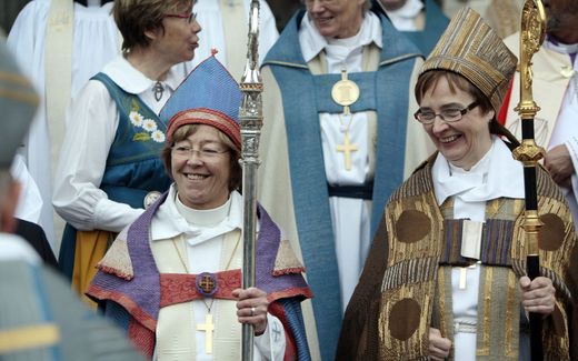 The Church of Sweden fully embraces same-sex marriage. People with a homosexual orientation can also be installed in offices. On the picture is Swedish gay priest Eva Brunne (l.) She was ordained a few weeks after the Church allowed same-sex weddings in church. Photo AFP, Staffan Claesson
