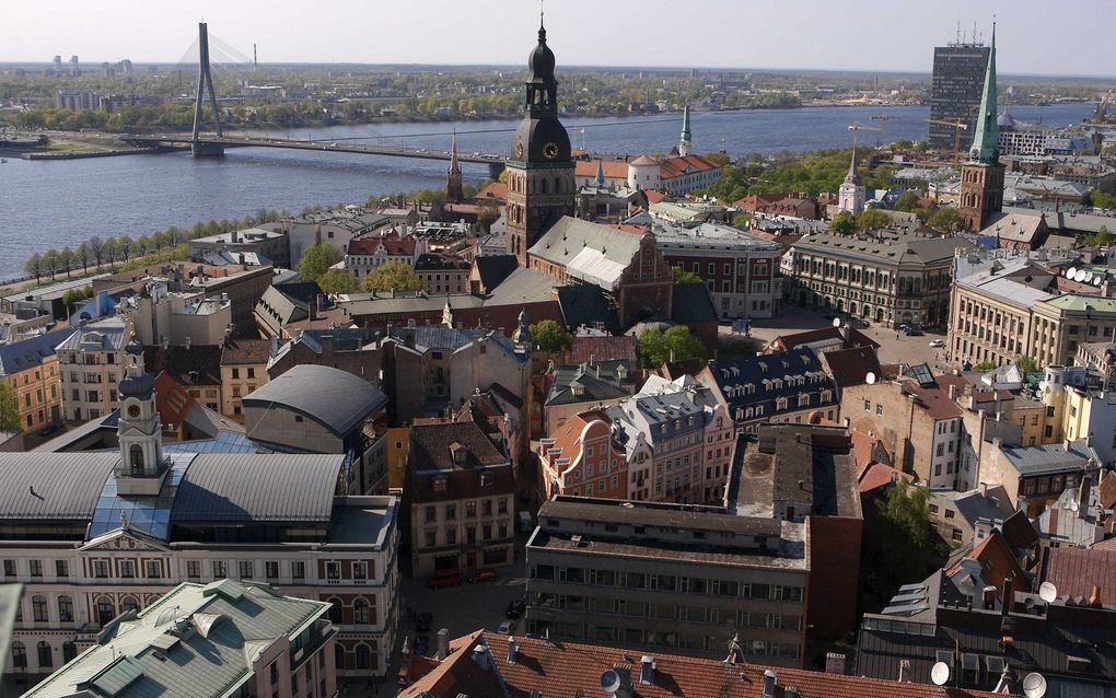 Riga intervenes in church affairs by declaring Latvian church independent from Moscow 