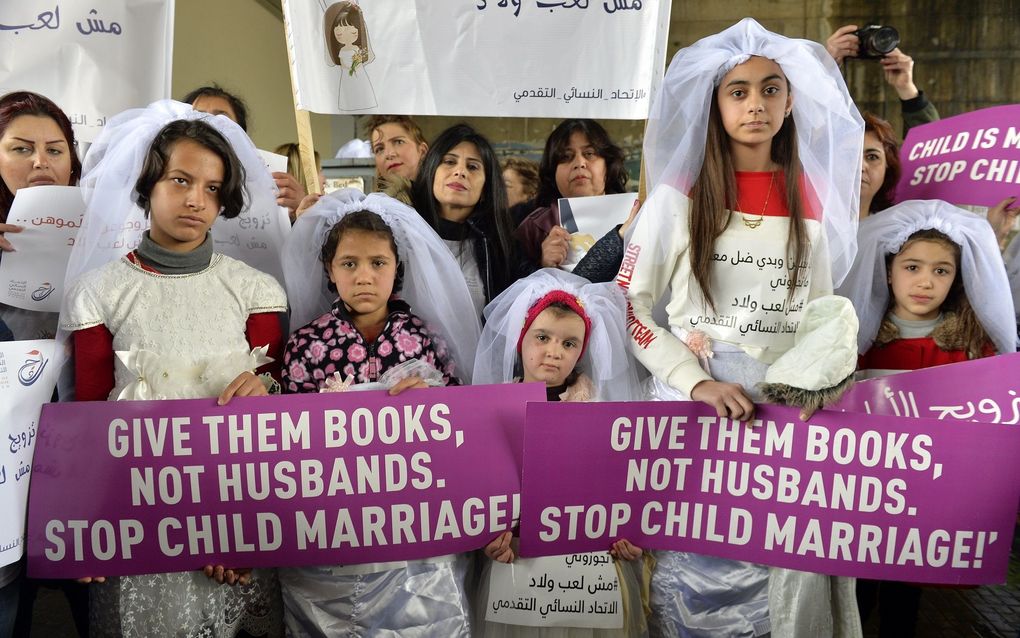Number of child marriages worldwide declines too slowly  
