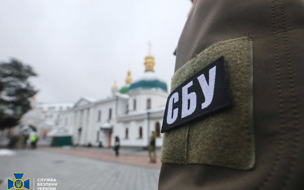 Ukrainian police raid Orthodox monastery 