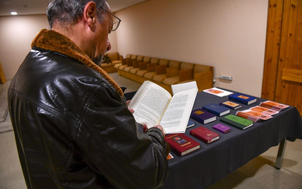 Orthodox and Protestant church leaders cooperate to reach the Greeks with the Gospel
