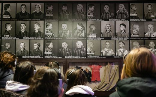 School class visiting Auschwitz. Photo Facebook, Holocaust Educational Trust (UK)