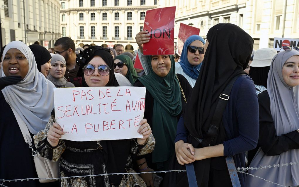 Belgians protest against sexual education programme 