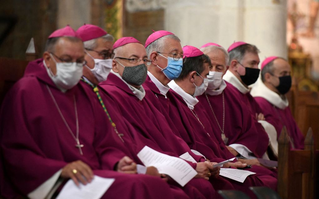 French bishops speak about money for victims of abuse