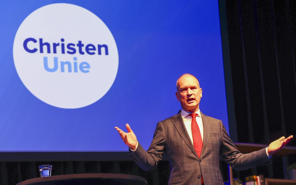 Dutch Christian Union ready to give seats to people in gay relationship