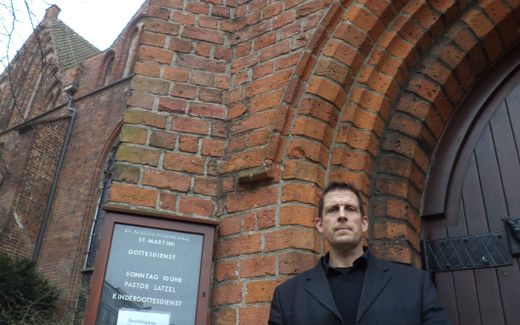 Pastor Latzel in front of the St Martini Church in Bremen. Photo RD 