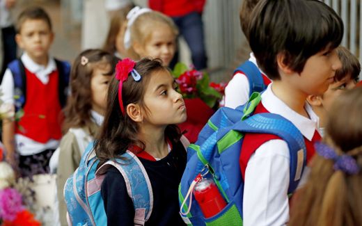 Romanian school children. Photo EPA, Robert Ghement