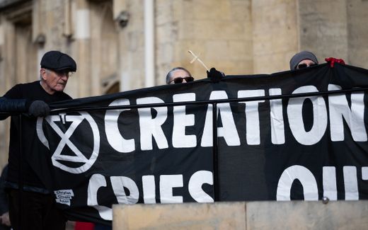 Christians demonstrate against climate change. Photo EPA, Adam Vaughan
