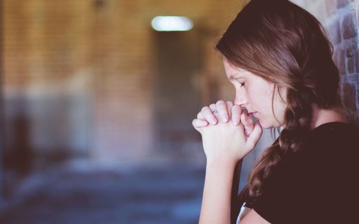 It's important to teach a child praying at a young age. Photo Unsplash