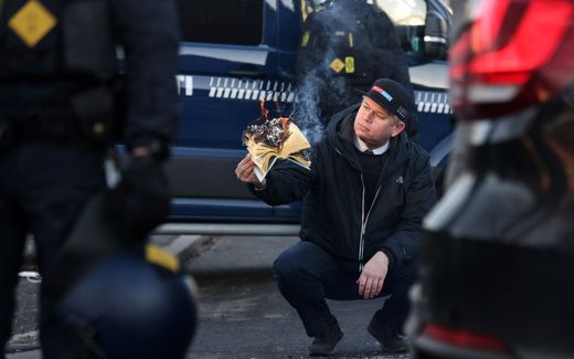 Ultranationalist, far-right extremist Rasmus Paludan burns copy of Koran in Copenhagen. Photo EPA, Olafur Steinar Gestsson 