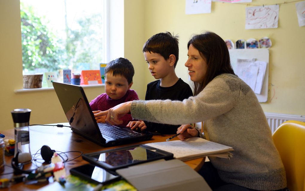 France restricts rights of homeschooling children  