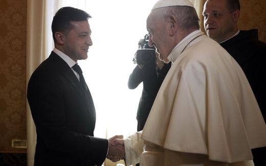 Pope Francis (r.) and Ukrainian President Zelensky (l.). Photo 